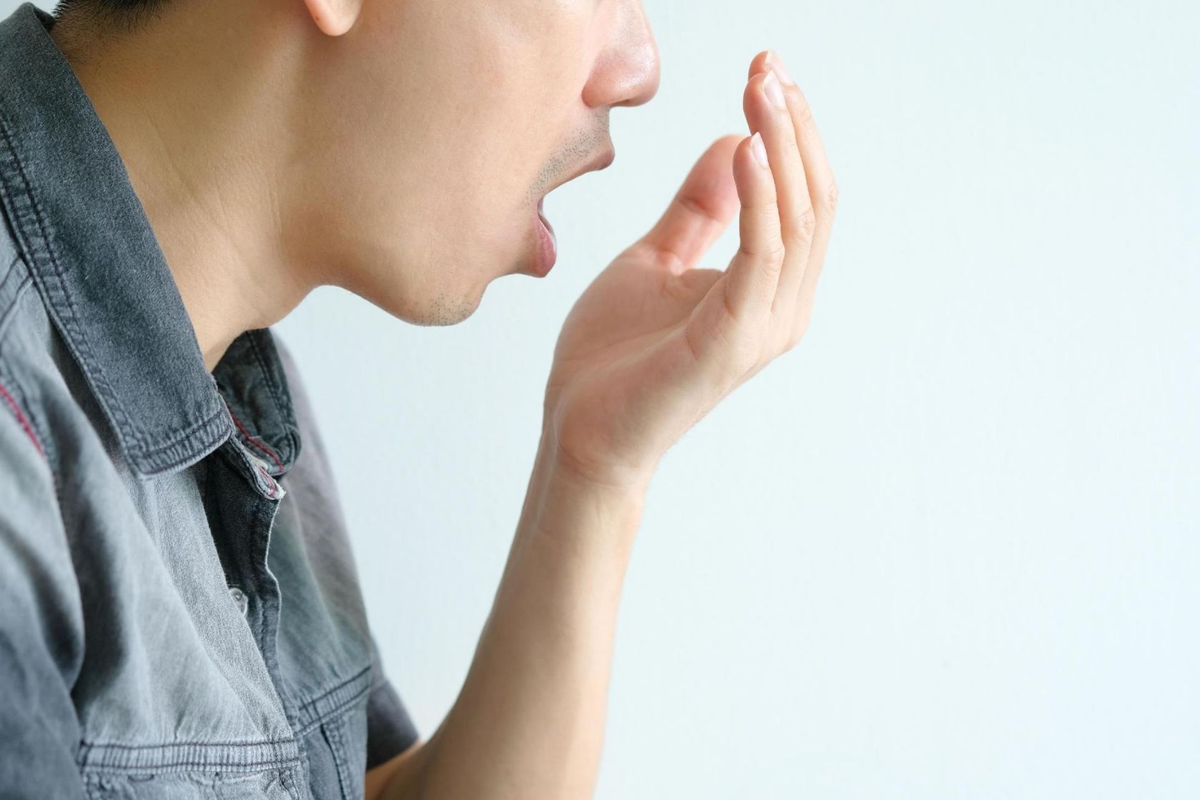 口臭の主な原因とは｜40代男性が知っておきたい口臭の種類